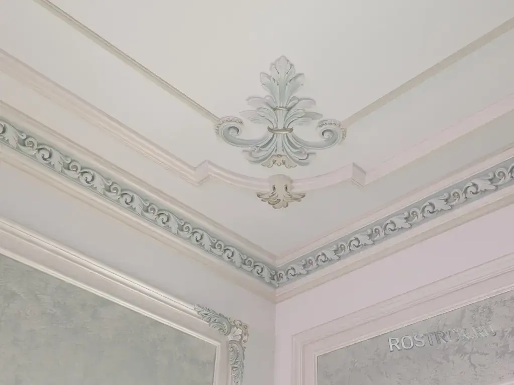 Монтаж лепнины и художественной мозаики
