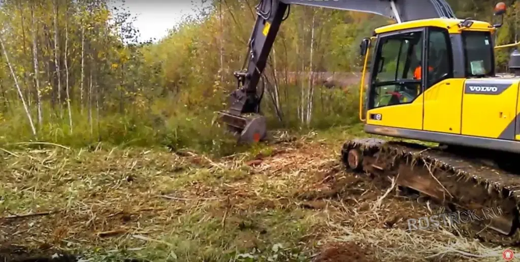 Механизированная расчистка земель промышленного назначения.